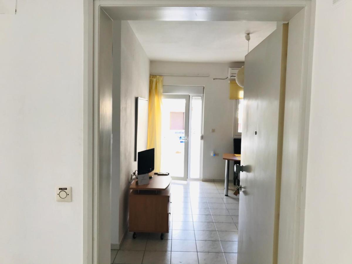 Korona Beach Apartments I Rethymno  ภายนอก รูปภาพ
